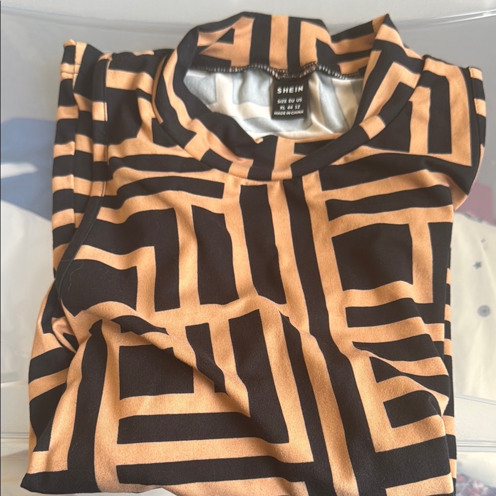 Shein Geometric Black and Tan Top